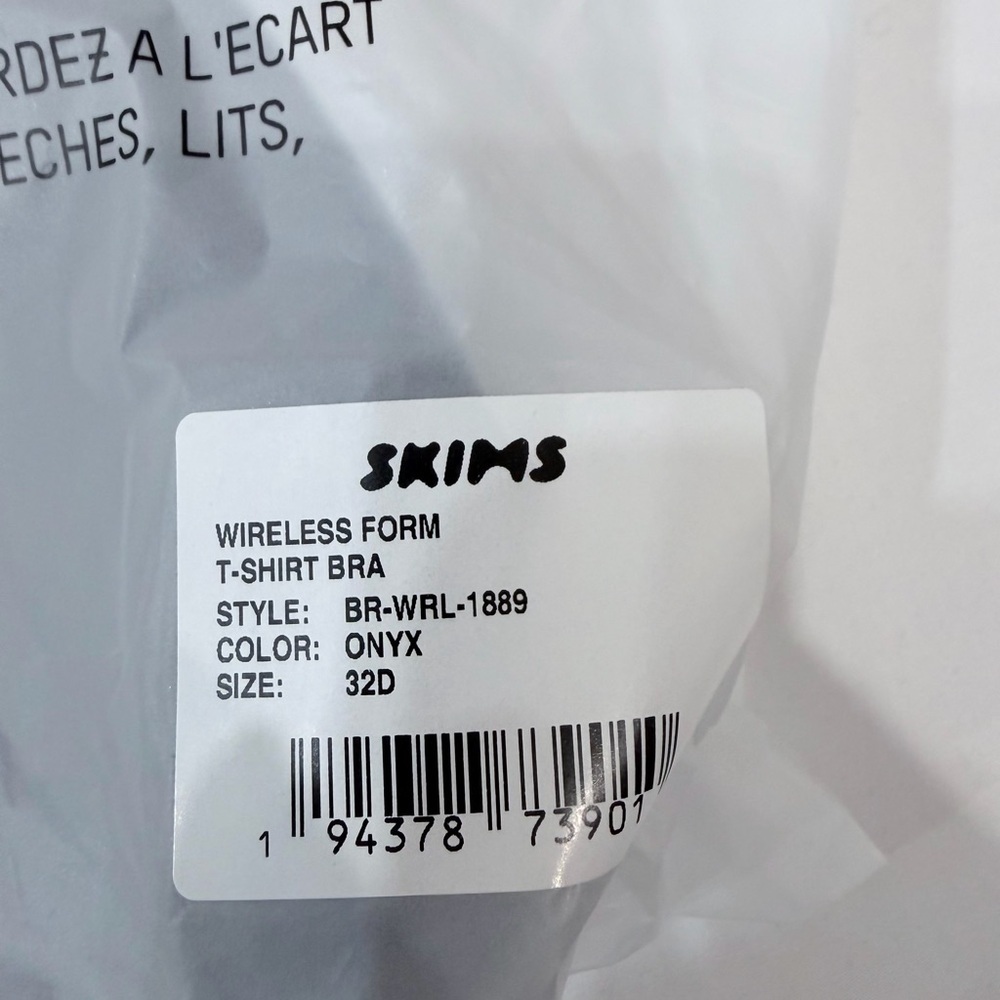 SKIMS Wireless T-Shirt Demi Bra - Black - Picture 5 of 5